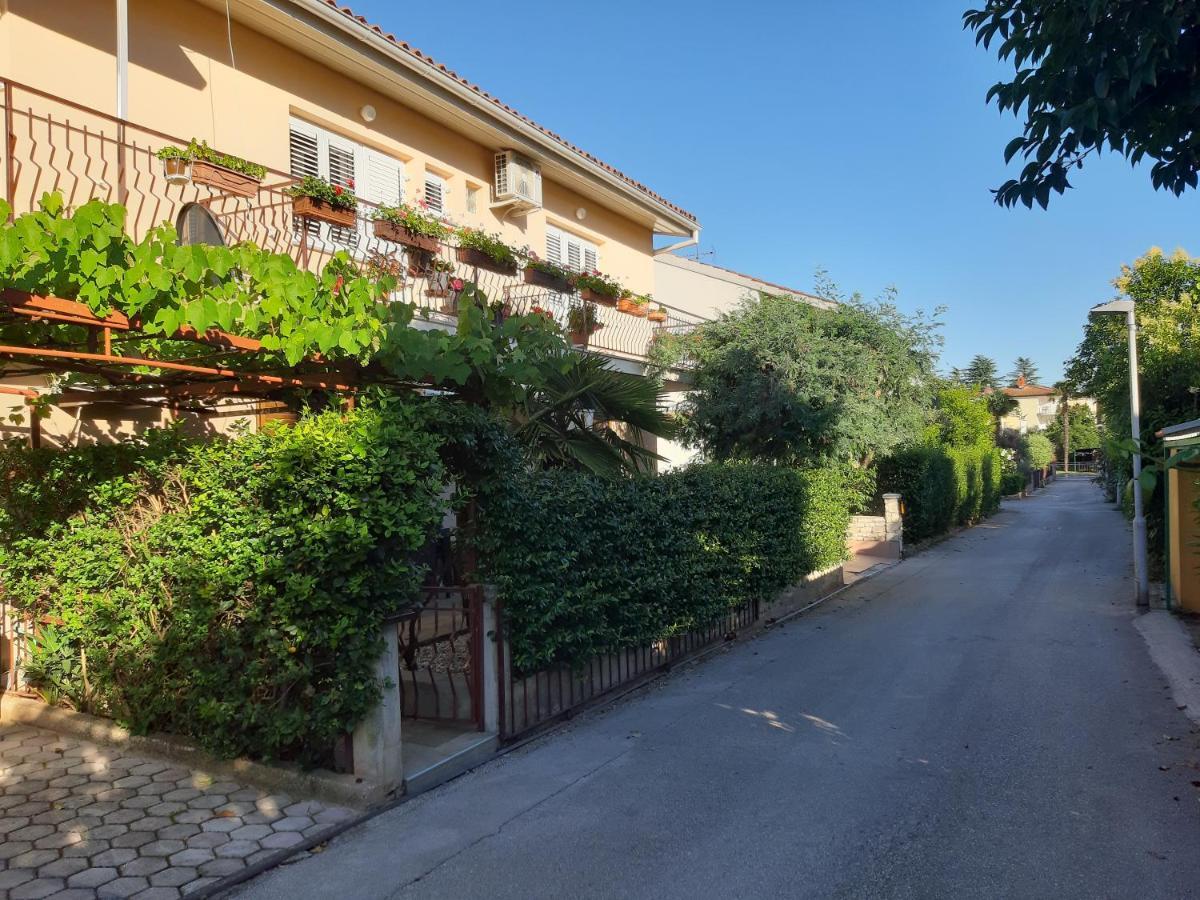 Apartman Oliver Novigrad Istria Exterior foto
